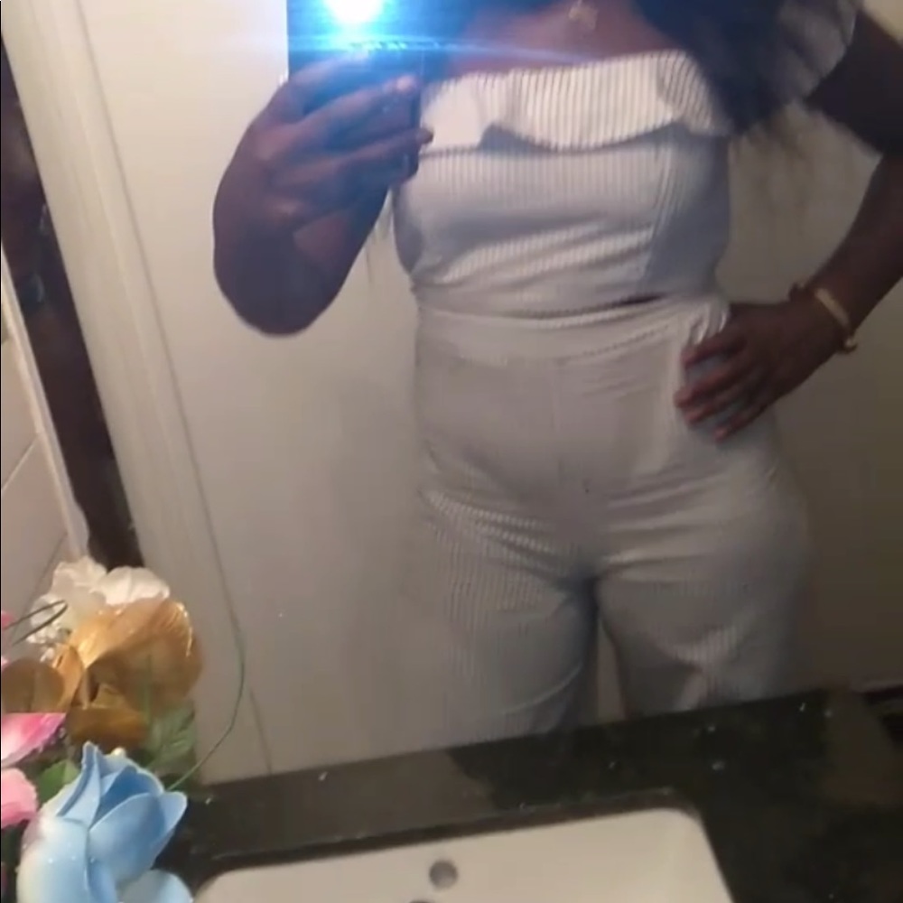 Two piece strip white cloths